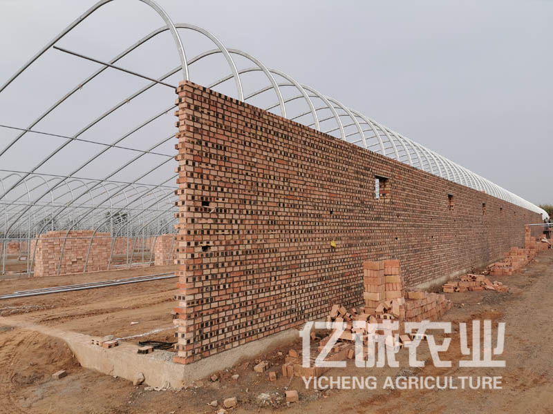 一個(gè)完整的日光溫室大棚建設(shè)工程包括哪幾部分？有什么優(yōu)點(diǎn)和缺點(diǎn)？